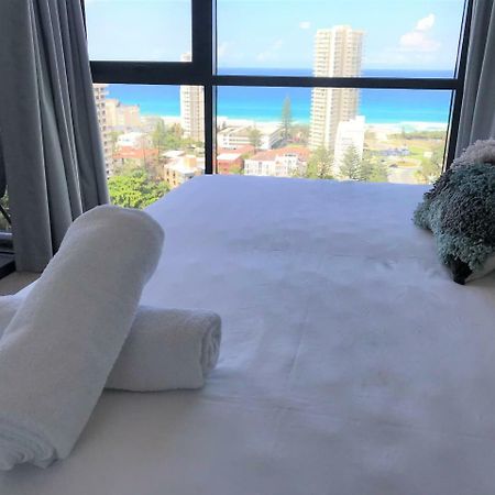 Qube Broadbeach Ocean View Apartments Gold Coast Ngoại thất bức ảnh