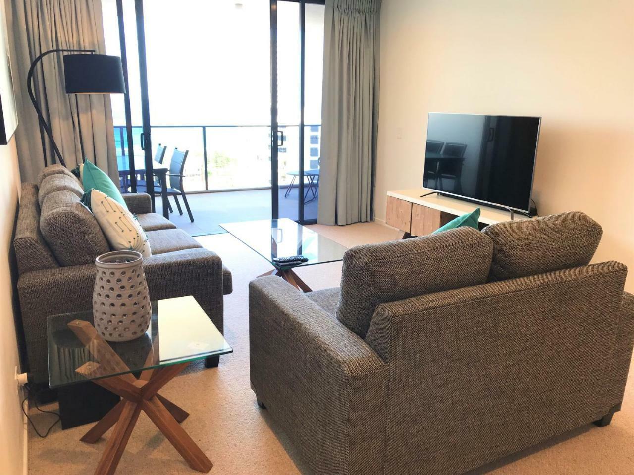 Qube Broadbeach Ocean View Apartments Gold Coast Ngoại thất bức ảnh