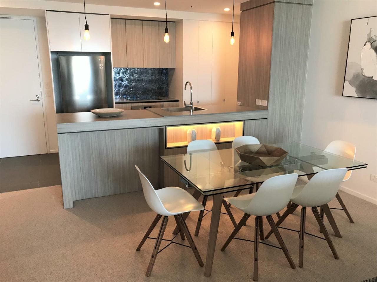 Qube Broadbeach Ocean View Apartments Gold Coast Ngoại thất bức ảnh
